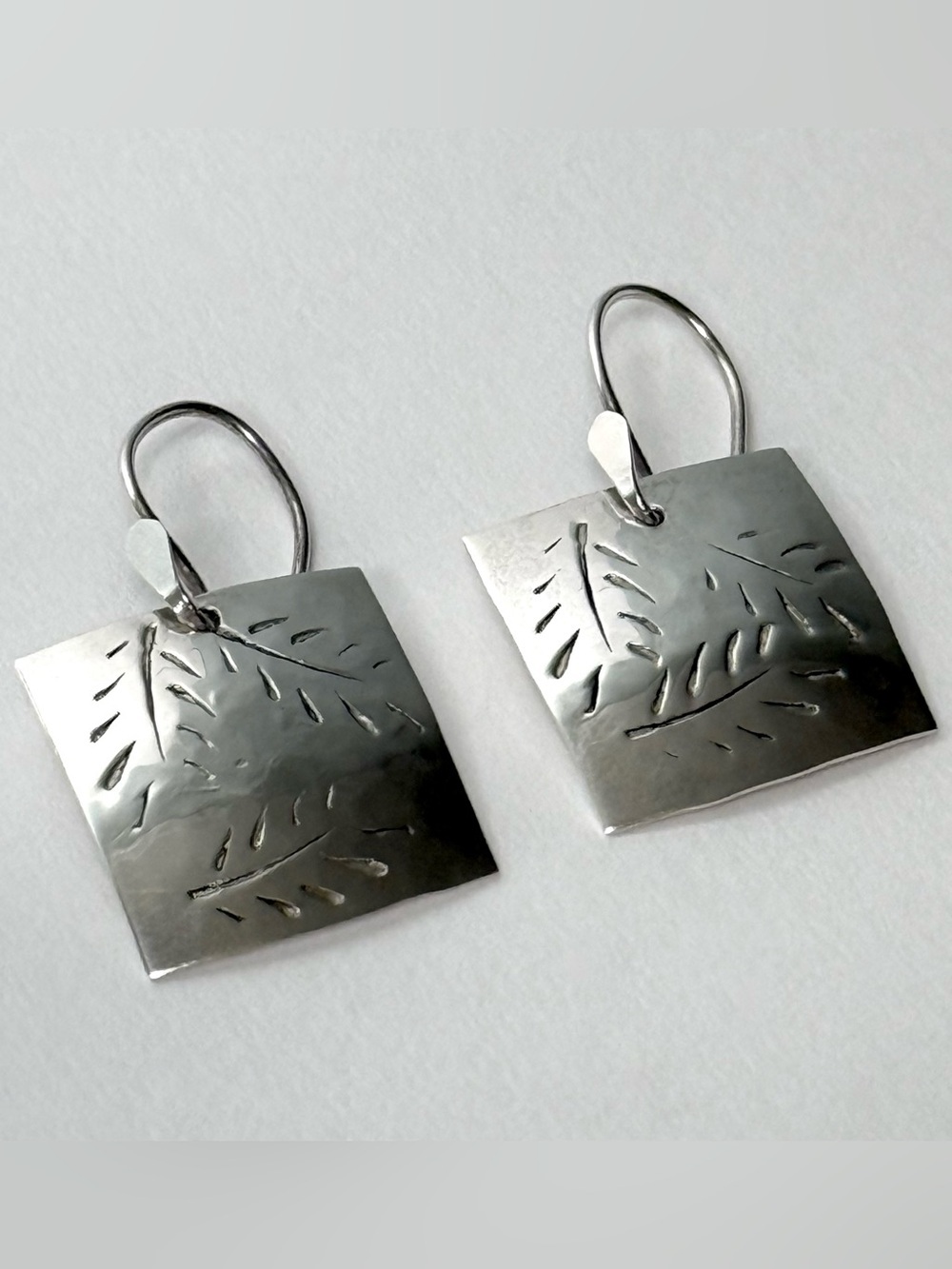 Vintage Signed Ann Harvey AH Sterling Silver Hand Chased Square Earrings